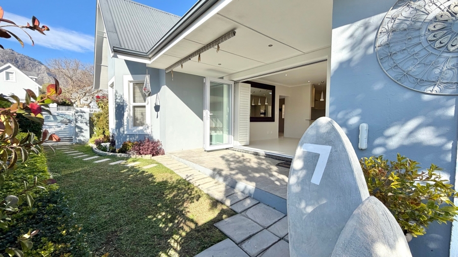 2 Bedroom Property for Sale in Paradyskloof Western Cape